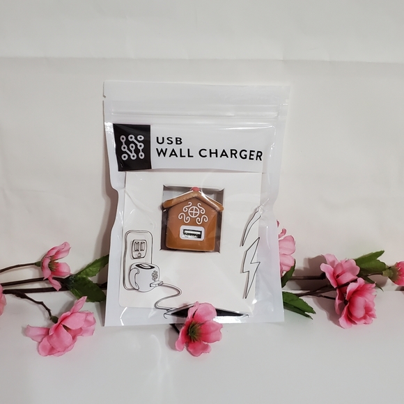 Gingerbread House USB Wall Charger Plug - Picture 1 of 4